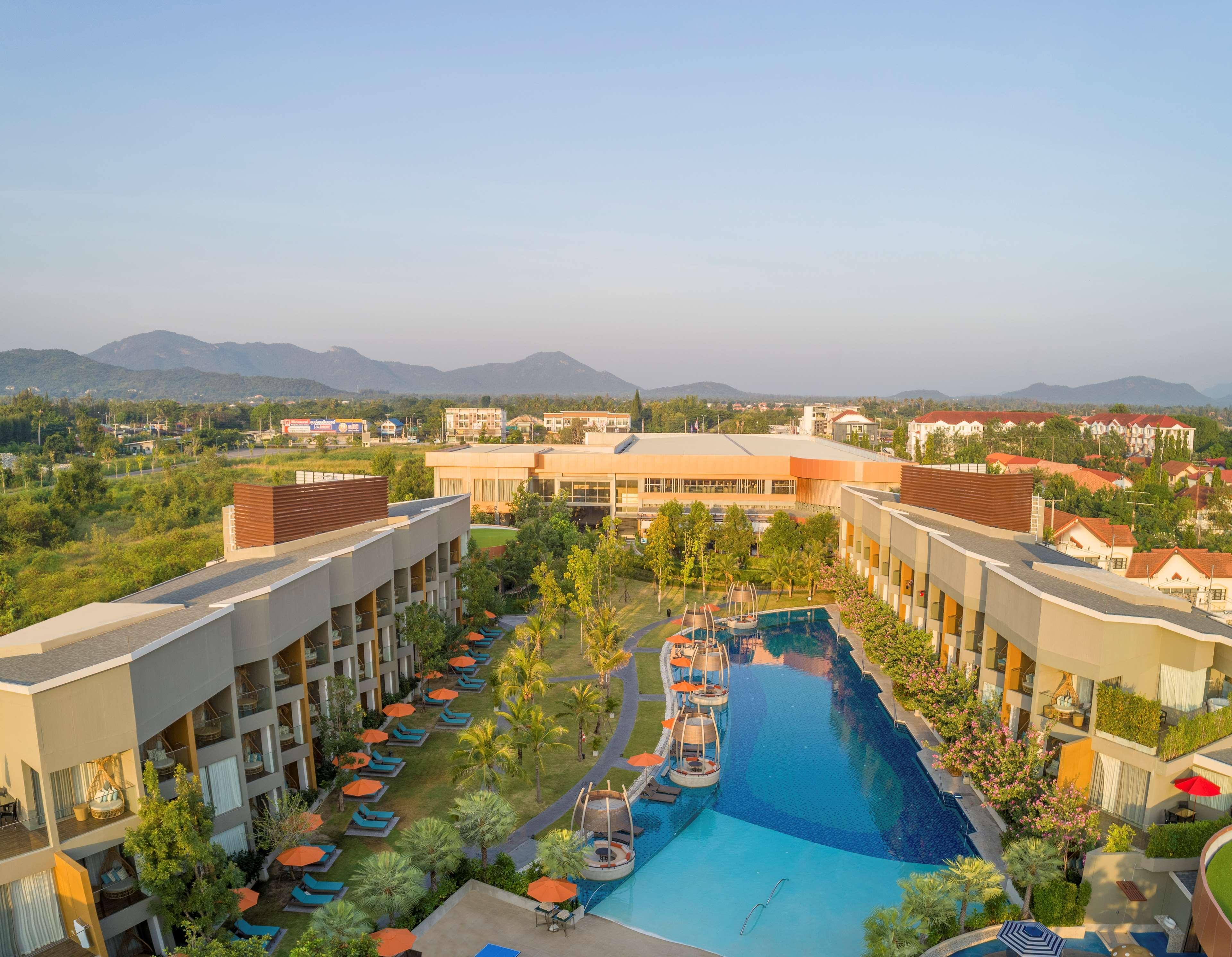 Avani+ Hua Hin Resort Ча Ам Екстериор снимка