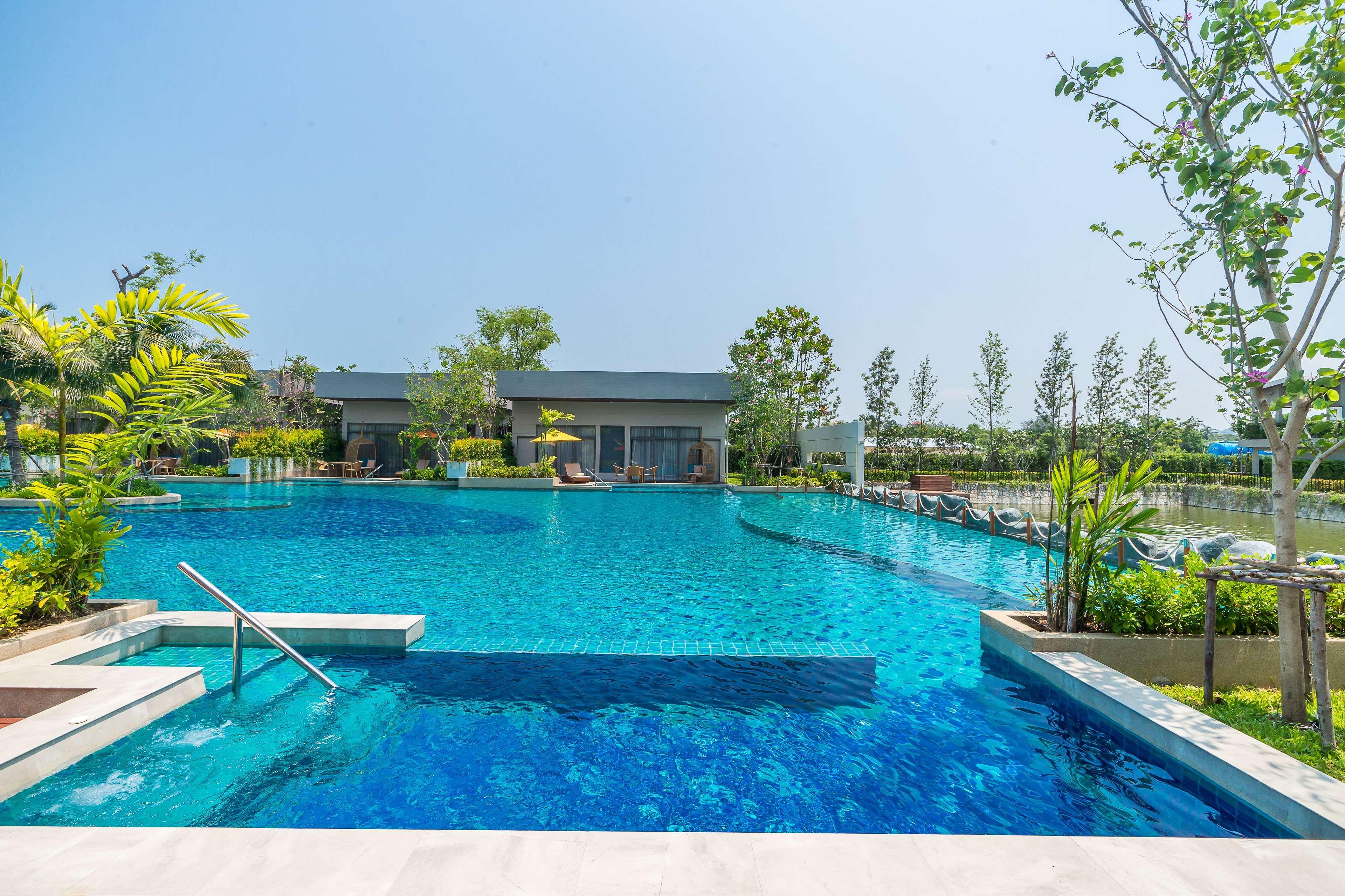Avani+ Hua Hin Resort Ча Ам Екстериор снимка